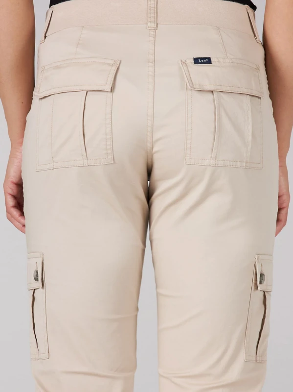 LEE WOMEN'S FLEX TO GO RELAXED FIT CARGO CAPRI IN OXFORD TAN 7 LEE WOMEN'S FLEX TO GO RELAXED FIT CARGO CAPRI IN OXFORD TAN - Image 5