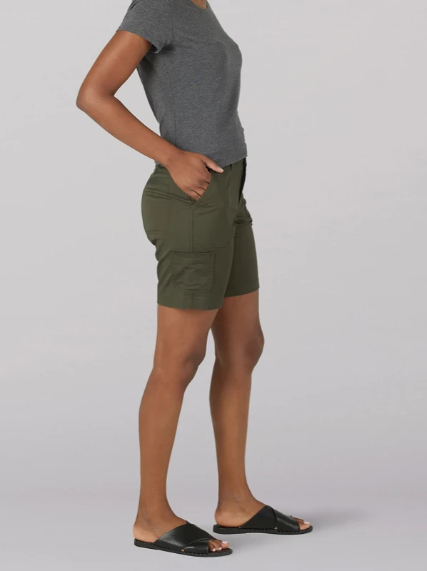 LEE WOMEN'S FLEX TO GO RELAXED FIT CARGO BERMUDA IN FRONTIER OLIVE 4 LEE WOMEN'S FLEX TO GO RELAXED FIT CARGO BERMUDA IN FRONTIER OLIVE - Image 2