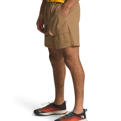 THE NORTH FACE Men's Class V Ripstop Short In Regular Inseam -down jacket shop NF0A81WZ 173 model34